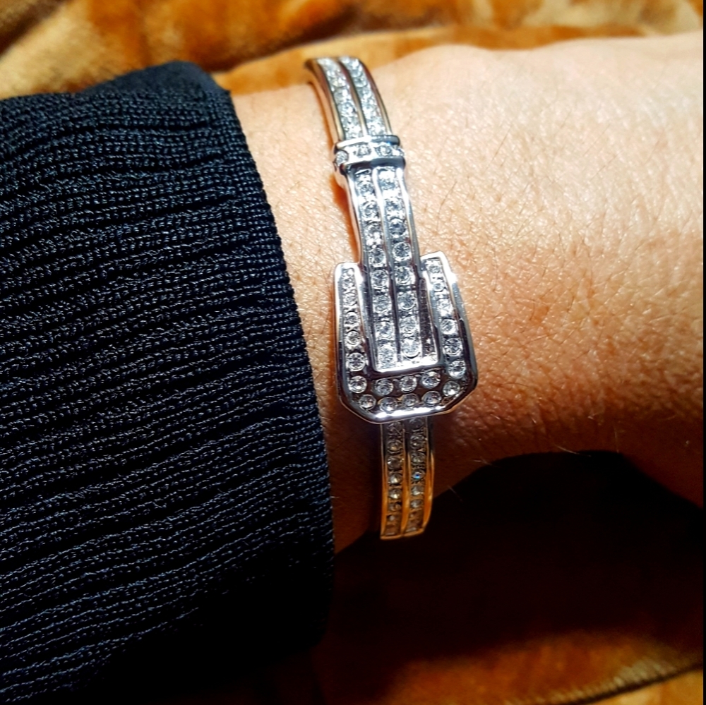 NWOT White Crystal Silver Tone Belt Buckle Bracele